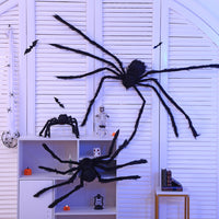 Decoración de Telaraña con Arañas de Peluche